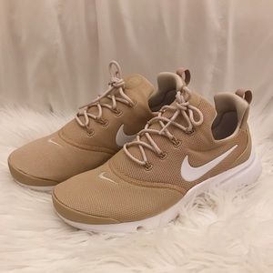 🦋Nike Tan Presto Fly Running Sneakers